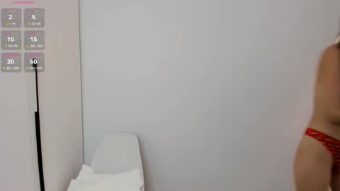 Snapshot of sophia_squirtits chatting on October 11, 11:26 am QUEEN OF SQUIRT online show from October 11, 11:26 am