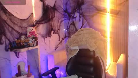 Snapshot of sophia_tf chatting on October 23, 3:35 pm Sophia online show from October 23, 3:35 pm
