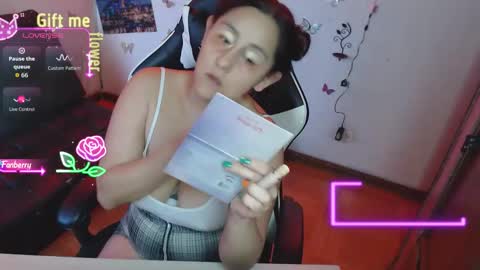 sophiaa_vega_ online show from October 8, 10:27 pm