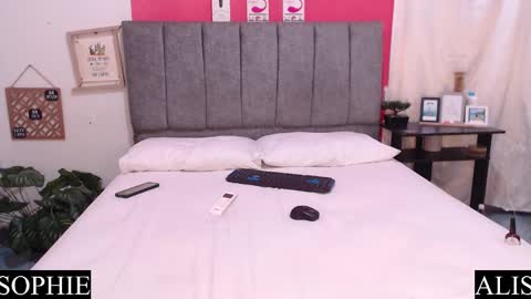 Sophie  Alis online show from February 22, 10:51 am