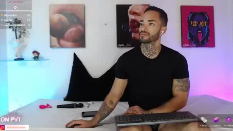 SOPHIE - FOXX online show from December 18, 1:17 pm