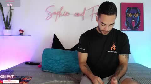 SOPHIE - FOXX online show from October 23, 12:28 pm