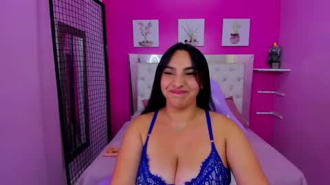 S O P H I E  online show from March 6, 6:26 pm