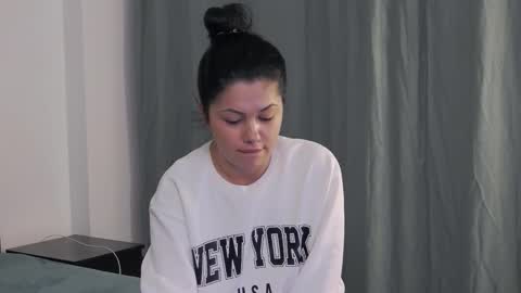 Sophie jeans online show from December 15, 7:10 pm