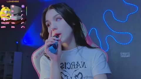 sophie_nomenal_ online show from December 21, 12:22 pm