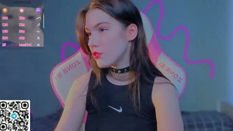 sophie_nomenal_ online show from April 21, 6:53 am