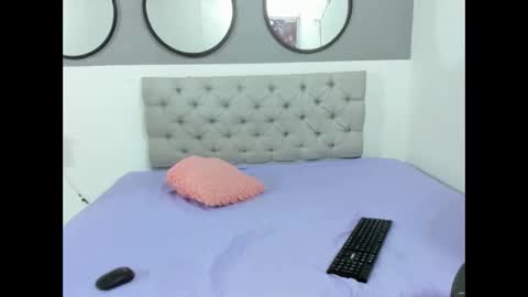 Sophie Queem online show from February 8, 1:31 am