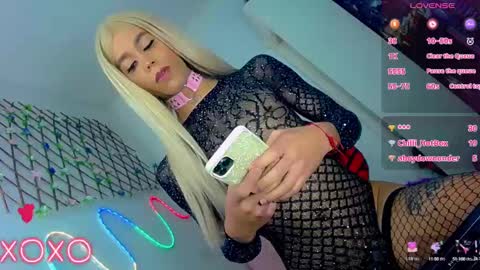 sophie_vall online show from September 10, 5:19 am