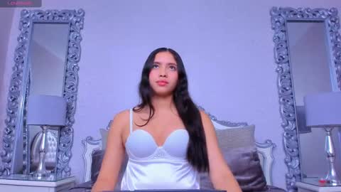 sophiebellucci online show from February 9, 4:25 am