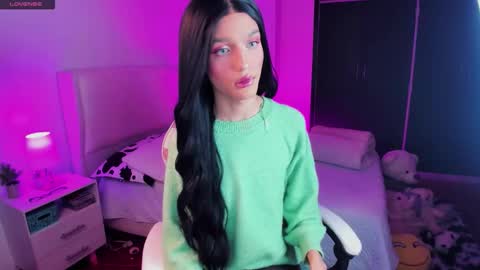    online show from November 25, 8:35 am