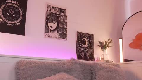 Sophiee  online show from September 12, 6:43 pm