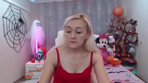 sophiekittyy online show from October 30, 7:31 am