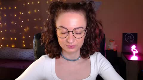 sophieleroux online show from April 10, 12:21 pm