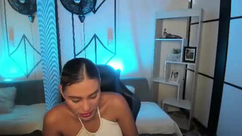 sophiewatson_ online show from July 2, 12:54 pm