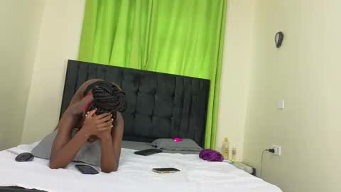 sophisticated_seline online show from March 18, 5:46 am