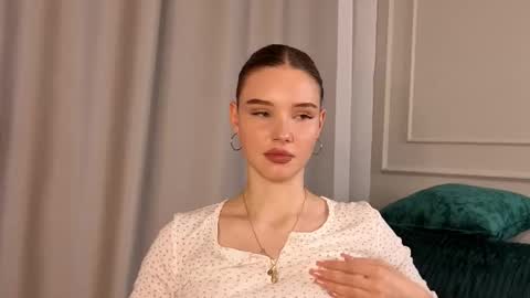 sylene online show from November 27, 3:31 pm