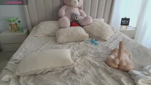 Adeline independent model online show from December 25, 5:37 pm