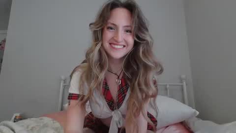 Snapshot of sp8cebunni99 chatting on September 19, 6:33 pm Margo online show from September 19, 6:33 pm