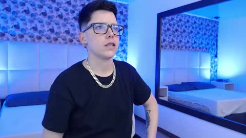 spencerm_ online show from October 29, 10:32 pm