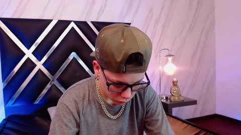 spencerm_ online show from December 17, 10:05 pm