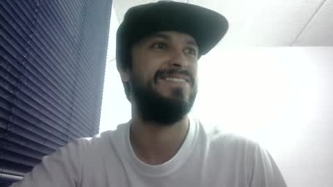 sperm_donor94 online show from February 25, 11:37 pm