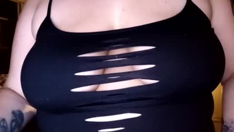 Vanessa Spade online show from June 16, 6:28 am
