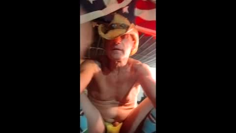 spuntugger69 online show from May 1, 7:52 pm
