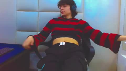 ethan online show from February 21, 1:36 pm