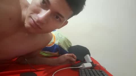 Snapshot of sradicto chatting on September 18, 4:38 am Flacofitxx online show from September 18, 4:38 am