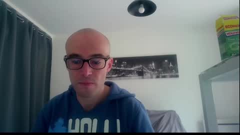 Snapshot of ssenzo chatting on February 11, 11:42 am ssenzo online show from February 11, 11:42 am