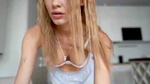 Scarlett online show from June 25, 10:20 am