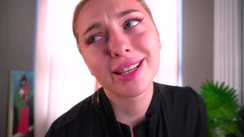 Kate online show from October 8, 8:20 am