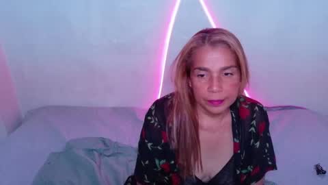 stacy_hall0 online show from November 27, 12:35 pm