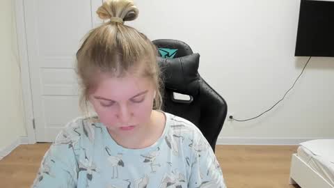 Stacy  online show from February 4, 4:50 pm