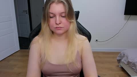 Stacy  online show from January 16, 9:27 am