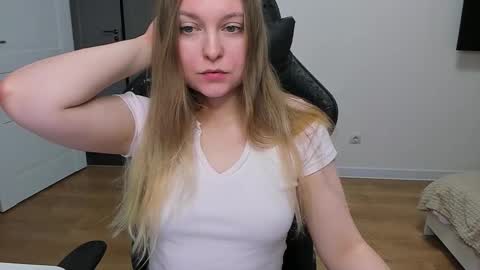 Stacy  online show from February 19, 3:00 pm