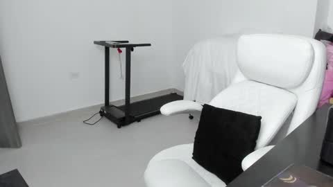 Zulma Yisset online show from November 6, 2:25 am