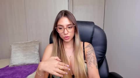Snapshot of stacyconner chatting on September 24, 6:58 pm Stacy Conner online show from September 24, 6:58 pm