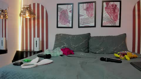 Stark Jones online show from January 6, 5:28 pm