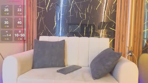 starlight_mature23_aws online show from January 31, 10:40 pm