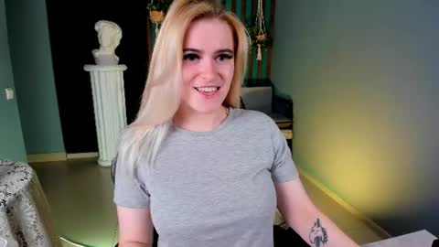 stef_nicks online show from July 4, 5:33 am