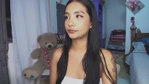 Im MiaIts my first day here  online show from November 9, 12:58 am