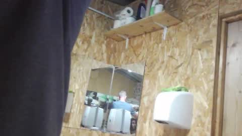 eros online show from November 17, 10:45 pm