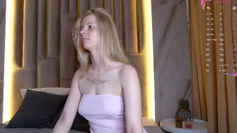 Stefie online show from July 17, 5:42 am