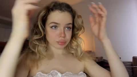 Asella online show from March 6, 8:52 am