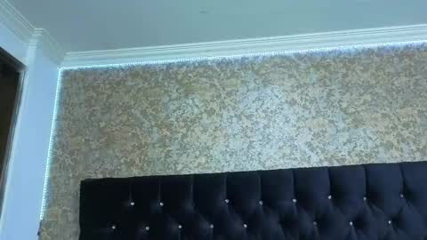 Estella online show from December 1, 9:02 pm