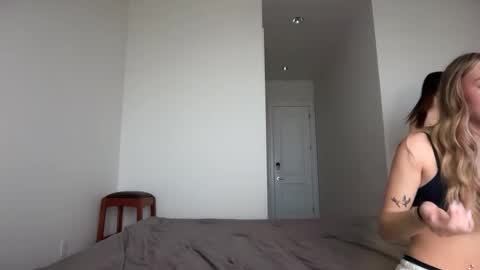 stellapearl online show from September 11, 4:08 pm