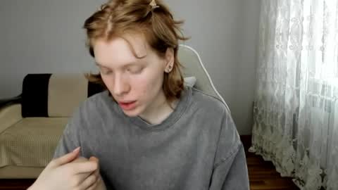 S T E L L A online show from April 9, 10:32 am