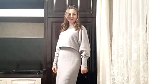 Stephanie online show from December 19, 5:30 pm