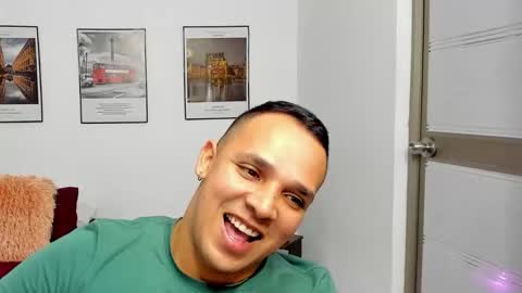 steve__ross online show from December 20, 3:13 am